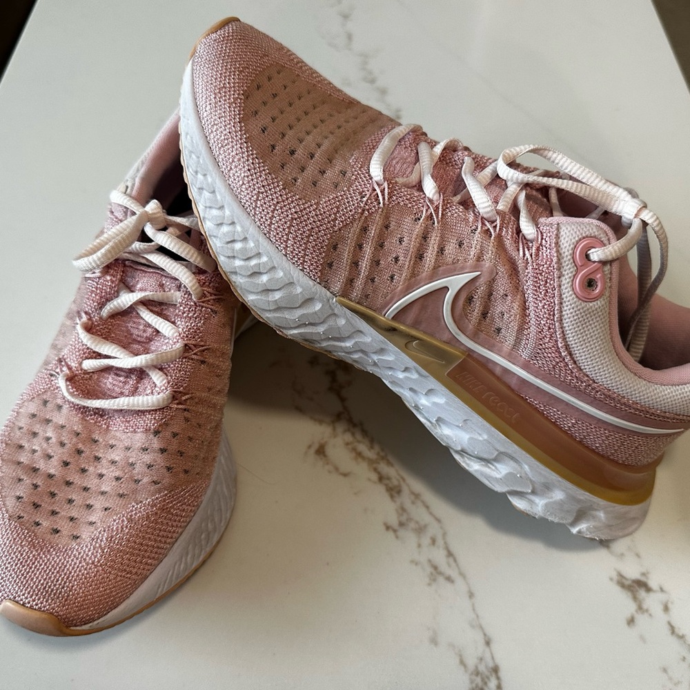 Women's Pink Nike React Infinity Run 2